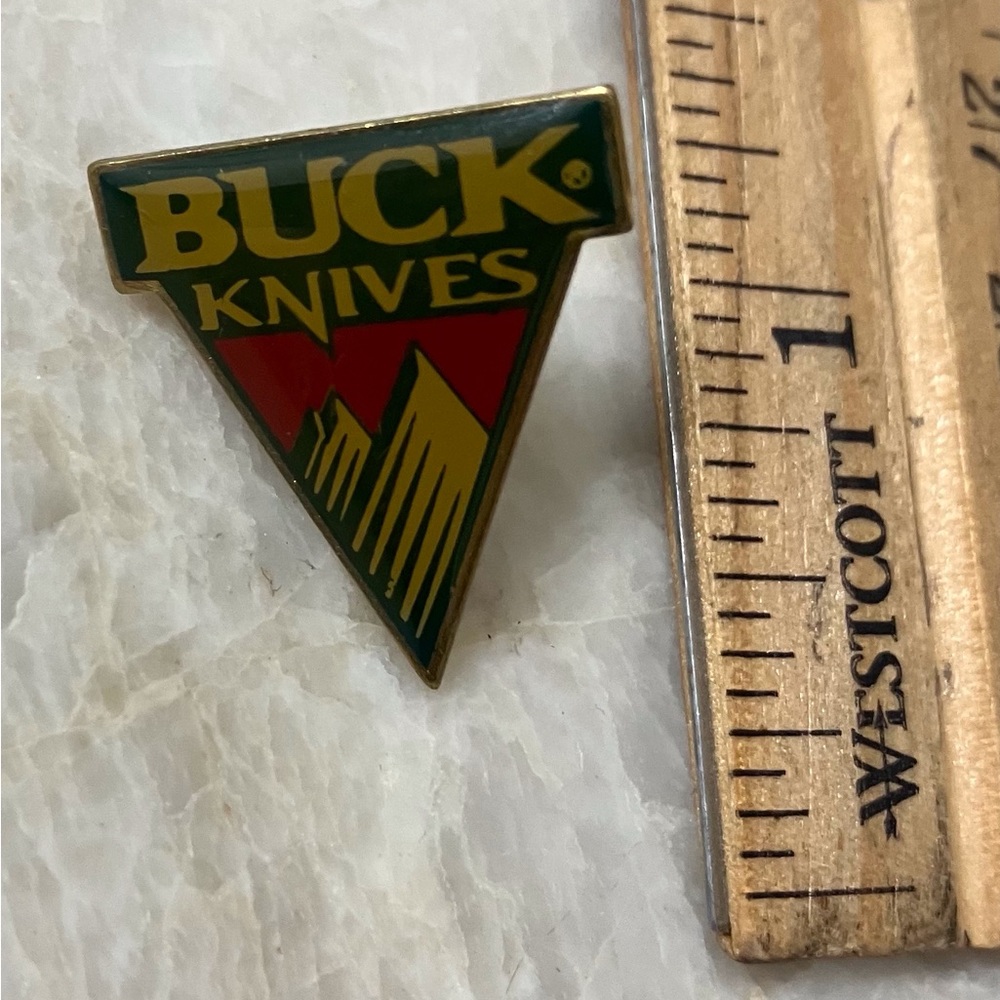 Buck Knives Triangle Pin - Green and Red